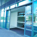 Аренда коммерческого помещения с большими окнами