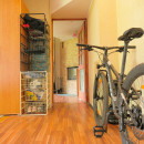 Продажа Трехэтажный дом, 2 этаж, 2 комнаты, камин, отопление газовое, 5 минут езды до центра,